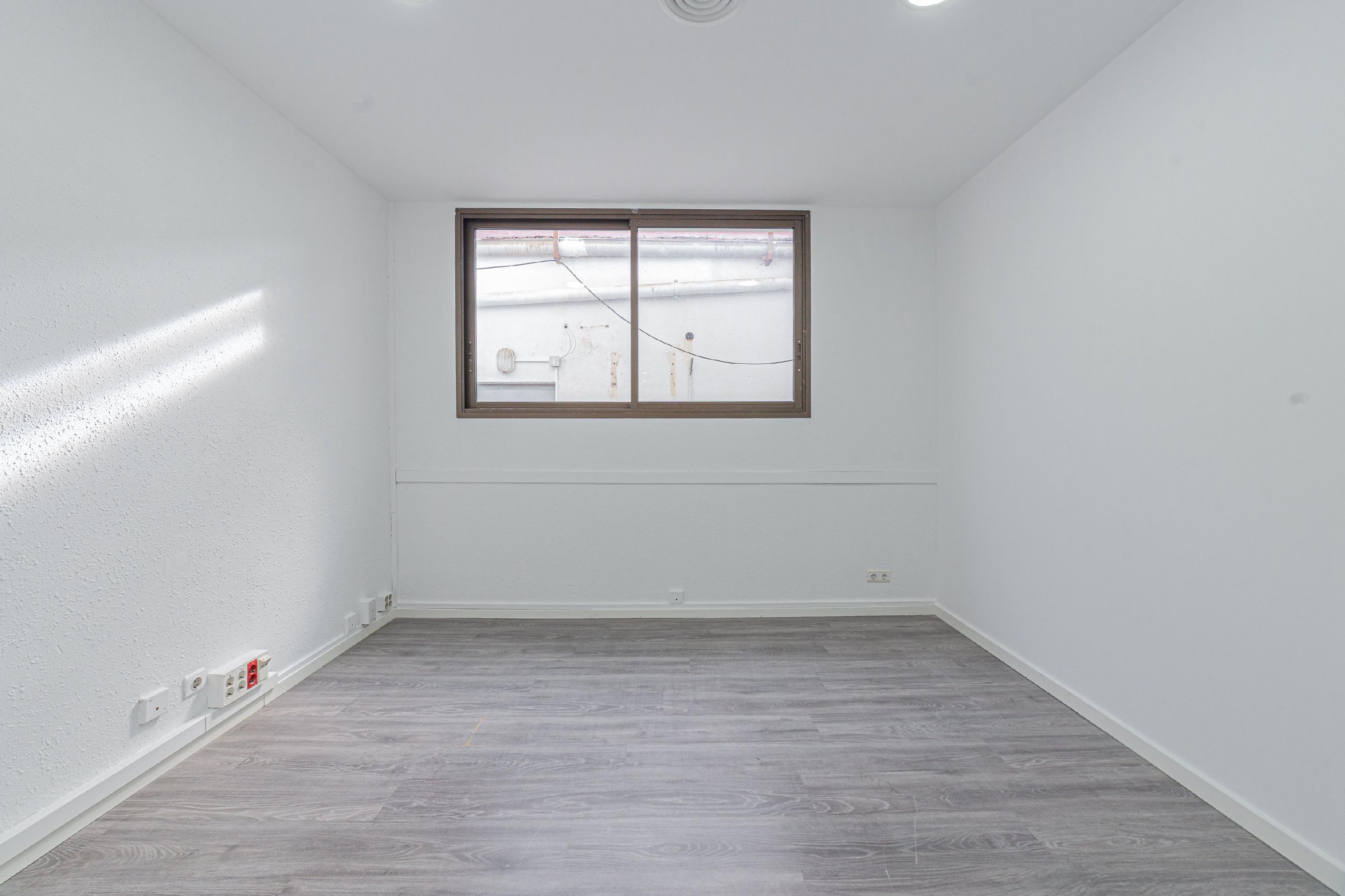 256006 Commercial Office for sale in Les Corts, Maternitat-Sant Ramon 60