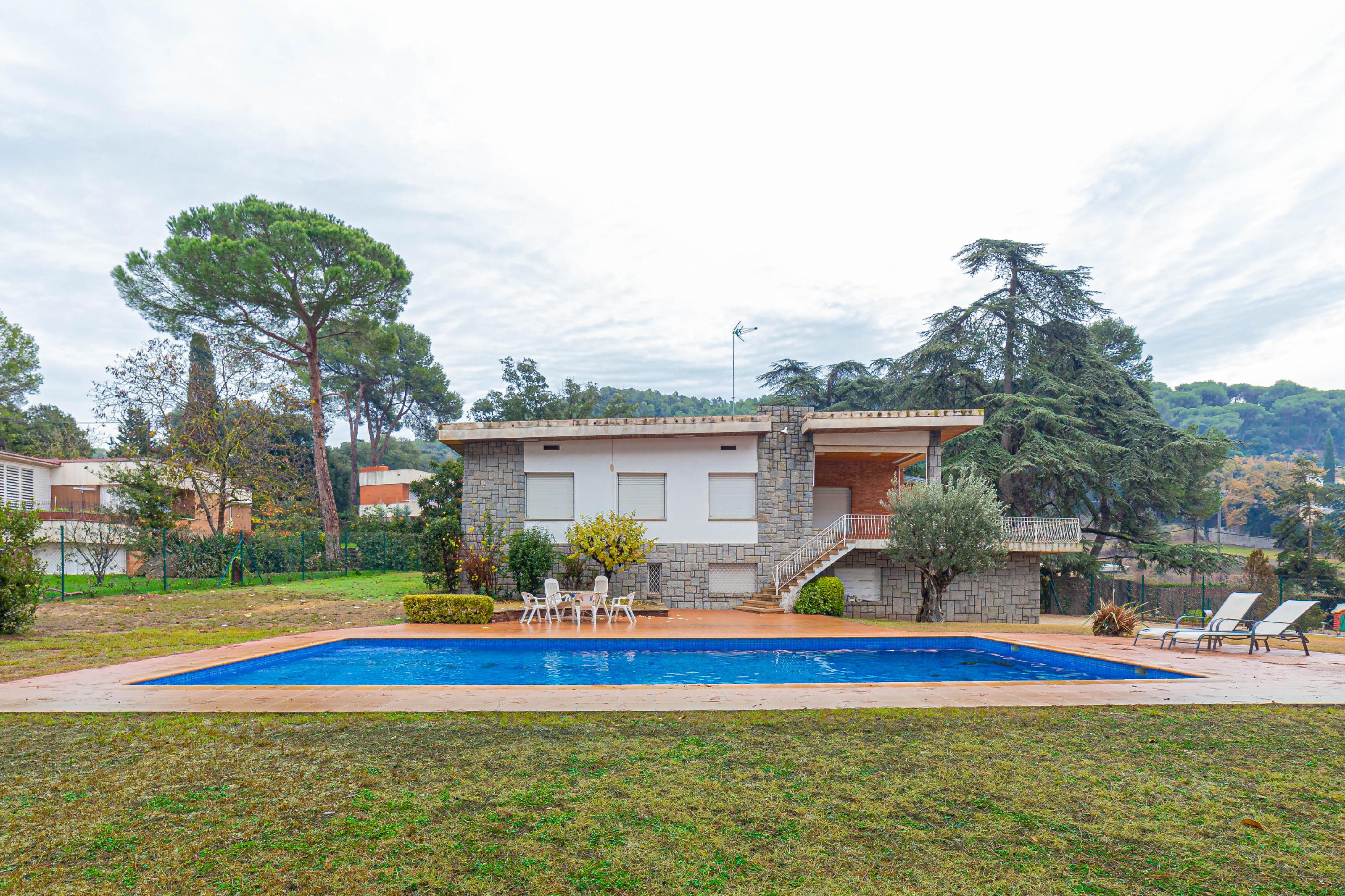 268376 Detached House for sale in La Roca del Vallès 1